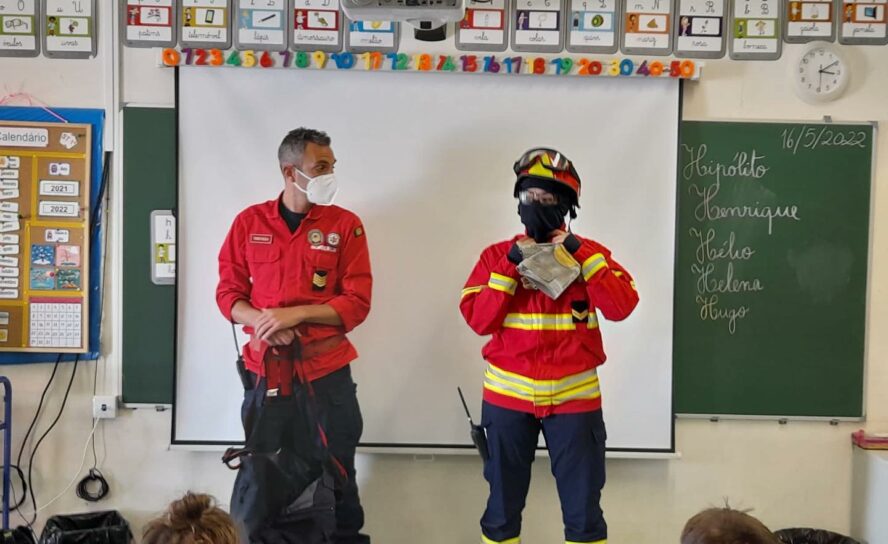 Bombeiros Voluntários de Castelo Branco visitam alunos do Ensino Primário