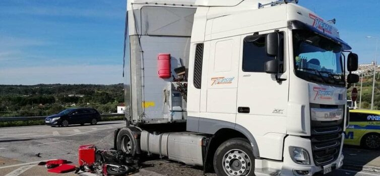 Câmara de videovigilância grava acidente mortal