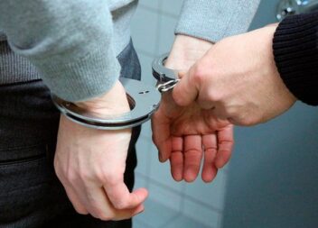 Detido em flagrante por furto em interior de residência