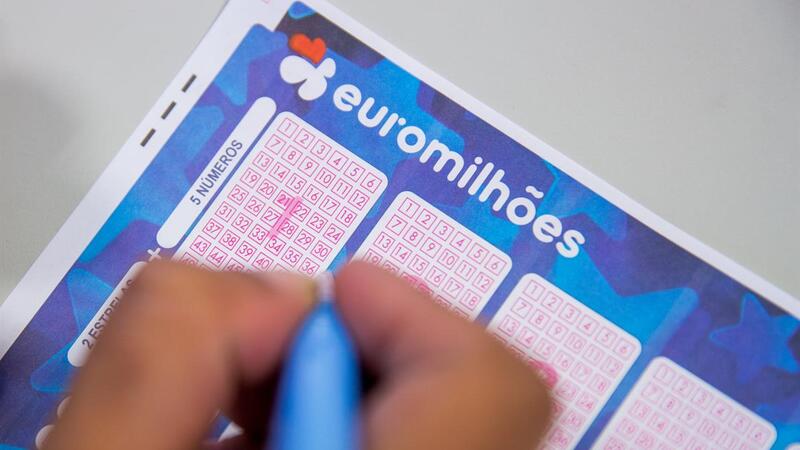 Jackpot do Euromilhões engorda para 215 milhões de euros