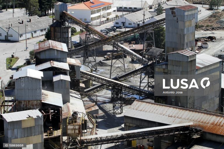 Mineiros da Panasqueira e empresa chegam a acordo de aumento salarial