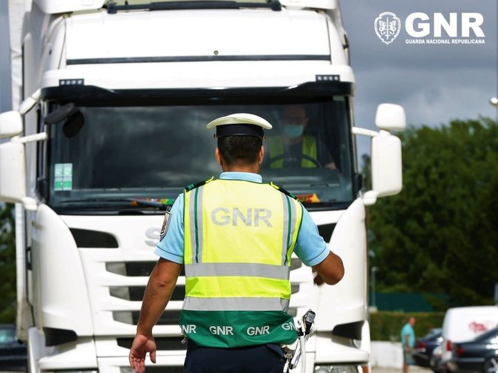 Motorista detido por falsificação de tempos de condução na Guarda