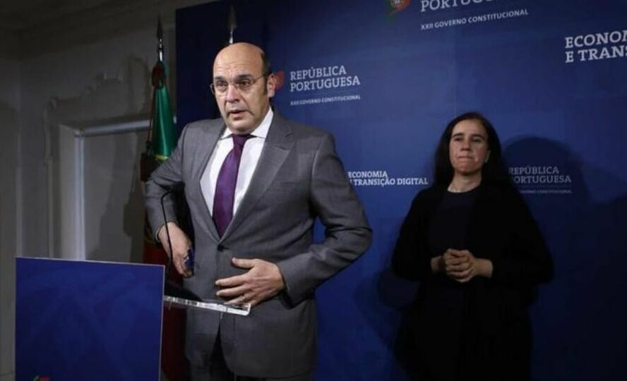 "Não vale a pena ir aos supermercados esgotar papel higiénico ou óleo de girasso
