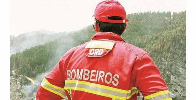 Incêndio florestal em Oleiros