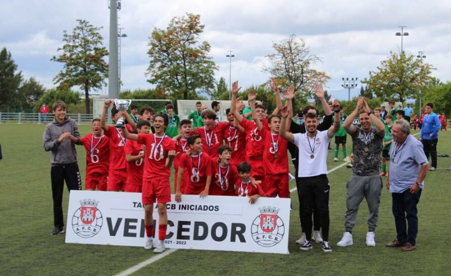 A ADC Proença-a-Nova pela conquista da Taça de Iniciados da Associação de Futebo