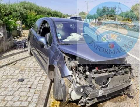 Acidente com graves danos materiais no concelho de Idanha-a-Nova, em Medelim.