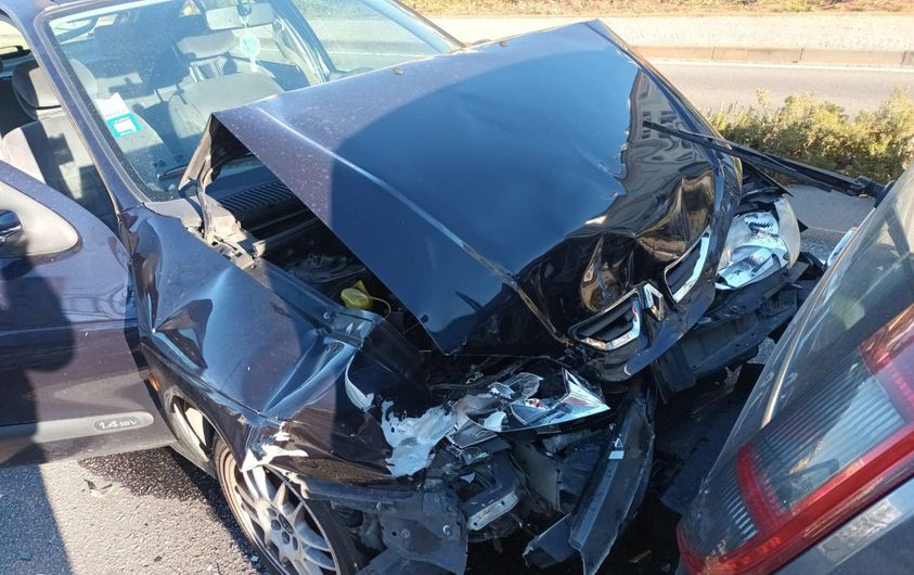 Acidente em Castelo Branco resulta em danos materiais