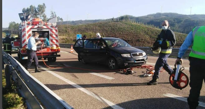 Acidente no IC8 faz dois feridos