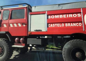 Bombeiros vacinados antes de presidentes de câmara