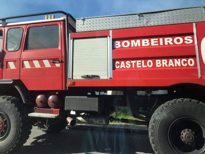 Bombeiros vacinados antes de presidentes de câmara
