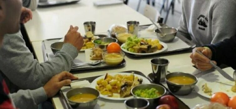 Câmara da Covilhã distribui refeições a mais de 200 alunos do concelho
