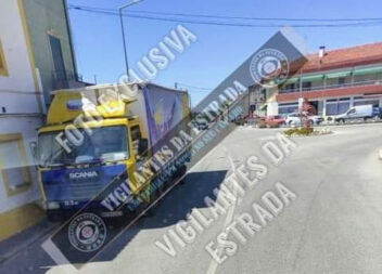 Camião avariado em Nisa ocupa faixa de rodagem com trânsito alternado