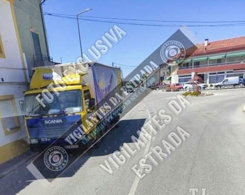 Camião avariado em Nisa ocupa faixa de rodagem com trânsito alternado