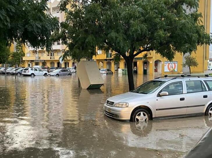 Caos na Quinta Pires Marques em Castelo Branco: ruas e garagens inundadas