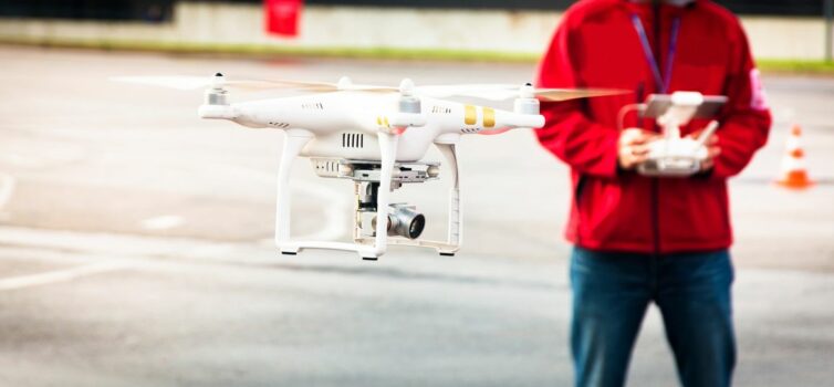 Estudantes da UBI ganham concurso nacional com drone de transporte de órgãos par