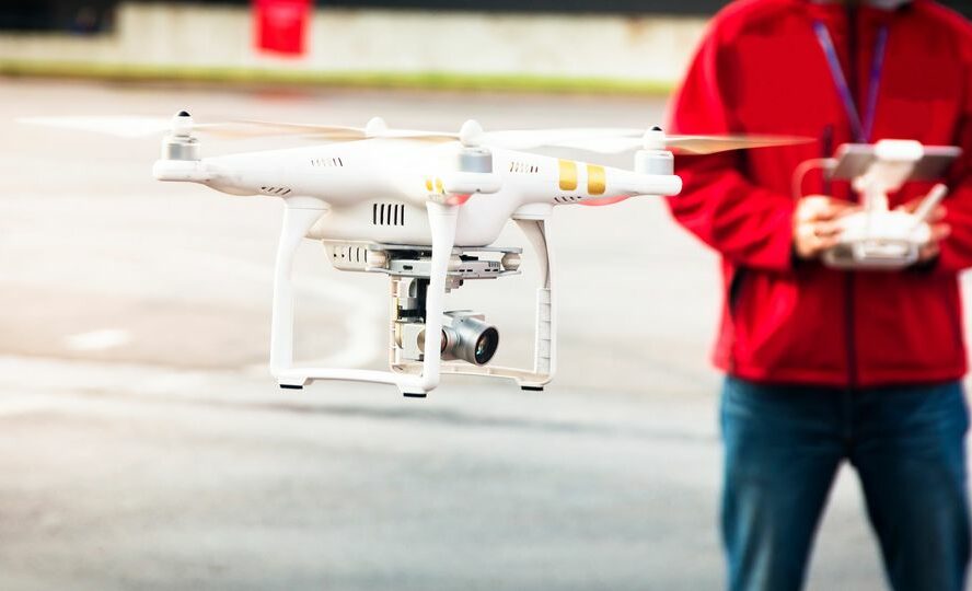 Estudantes da UBI ganham concurso nacional com drone de transporte de órgãos par