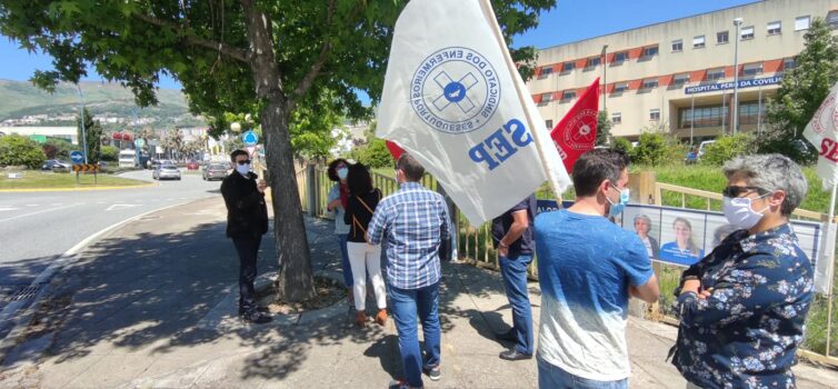 Hoje o SEP Castelo Branco organizou uma vigília em frente ao CHUCB para defender