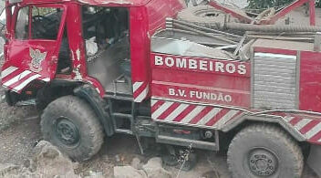 Incêndio de mato no Fundão em fase de conclusão