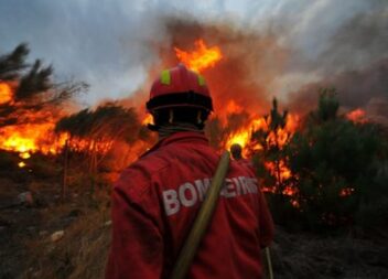 Incêndio florestal em Belmonte