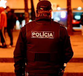 Jovem esfaqueado em bar de Castelo Branco já está a ser analisado pela PJ de Coi