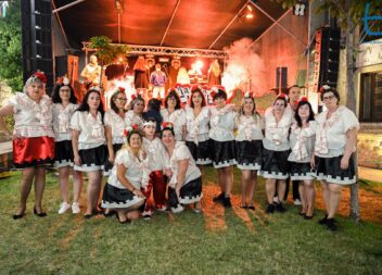 Marcha do Castelo desfila pelas ruas da cidade