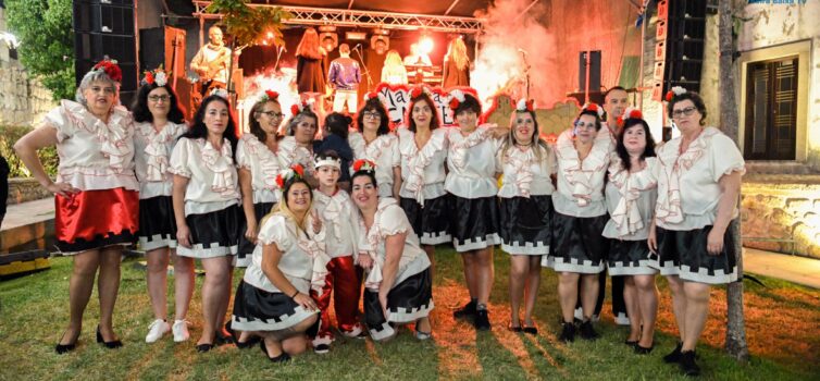 Marcha do Castelo desfila pelas ruas da cidade