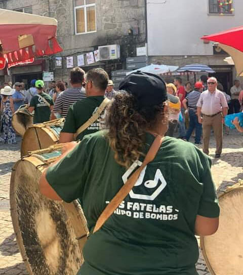 Os Fatelas - Grupo de Bombos animam Festa da Cereja em Alcongosta.