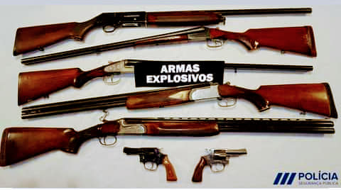 PSP de Castelo Branco apreende e recolhe armas de fogo também a suspeito de viol