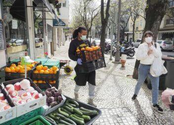 Tudo fechado nos fins de semana mas...