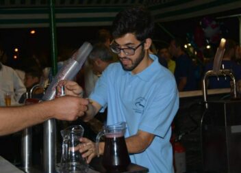 68 voluntários deram vida à Festa...