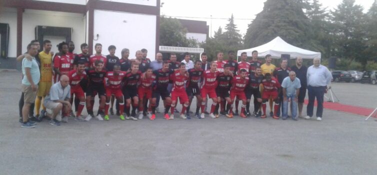 Benfica e Castelo Branco apresenta equipamento