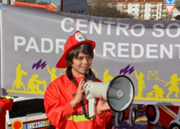 Crianças desfilam pelo Ciclo Urbano da Água