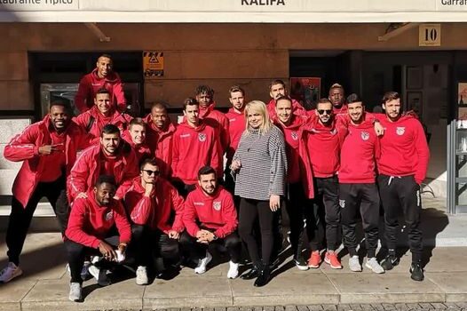 Equipa do Benfica e CB almoça no Kalifa