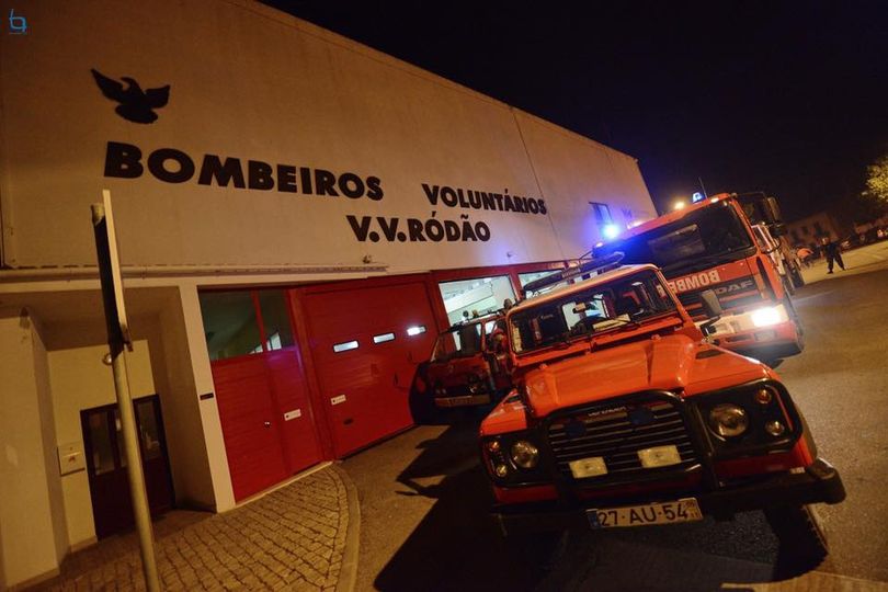 Fogo abraça o Castelo Rei Wamba