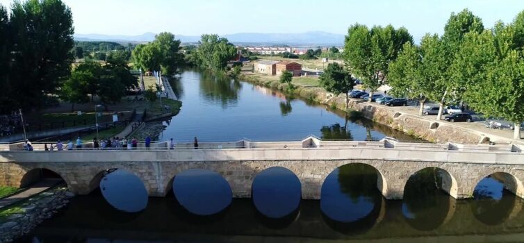 Inaugurada Feira Raiana em Moraleja