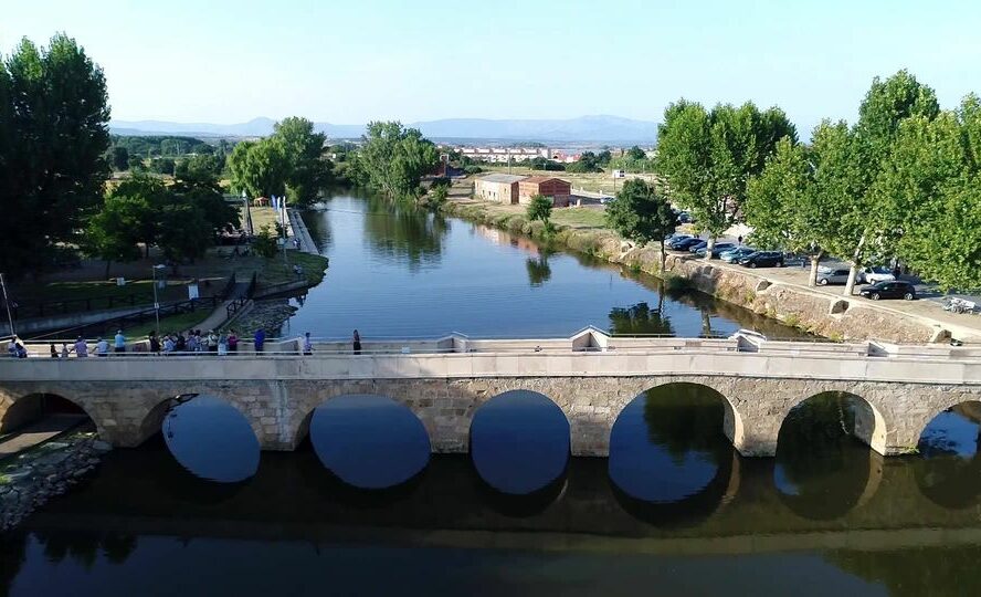 Inaugurada Feira Raiana em Moraleja