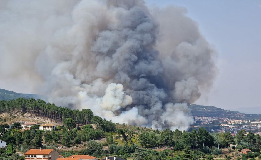 Incêndio na Covilhã continua ativo