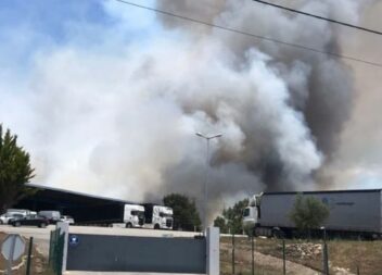 Incêndio perto da Guarda mobiliza mais de 100 bombeiros e 8 meios aéreos.
