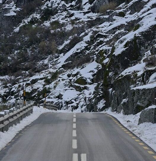 Já caiu a primeira neve de Outono na Serra da Estrela