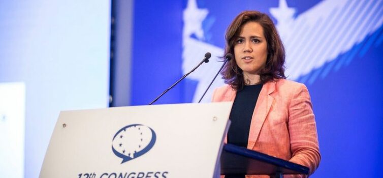 Lídia Pereira eleita Presidente do YEPP