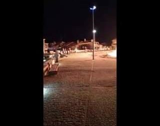 Madeiro arde antes da noite de Natal