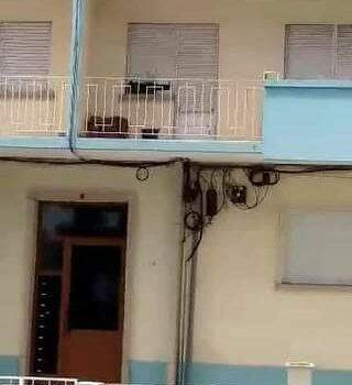 PSP resolve situação de cão numa varanda