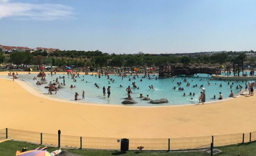 Piscina Praia de Castelo Branco com enorme afluência