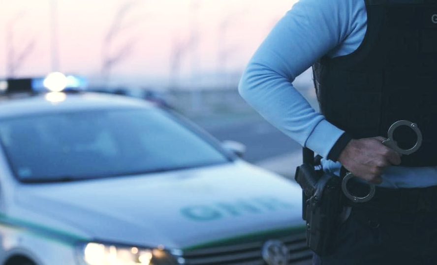 Pulseira eletrónica por violência doméstica