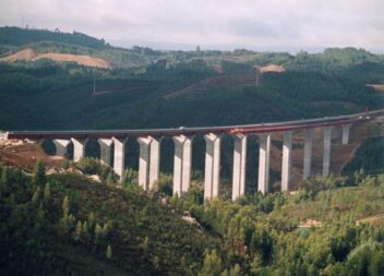 Viaduto na A23