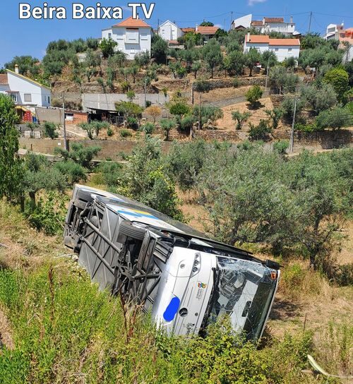 Autocarro despista-se em São Vicente da Beira