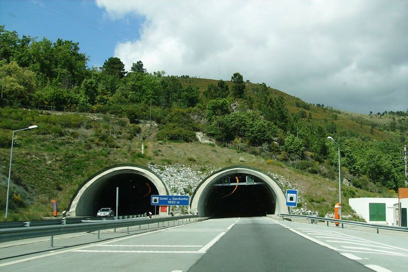 Camião com excesso de altura