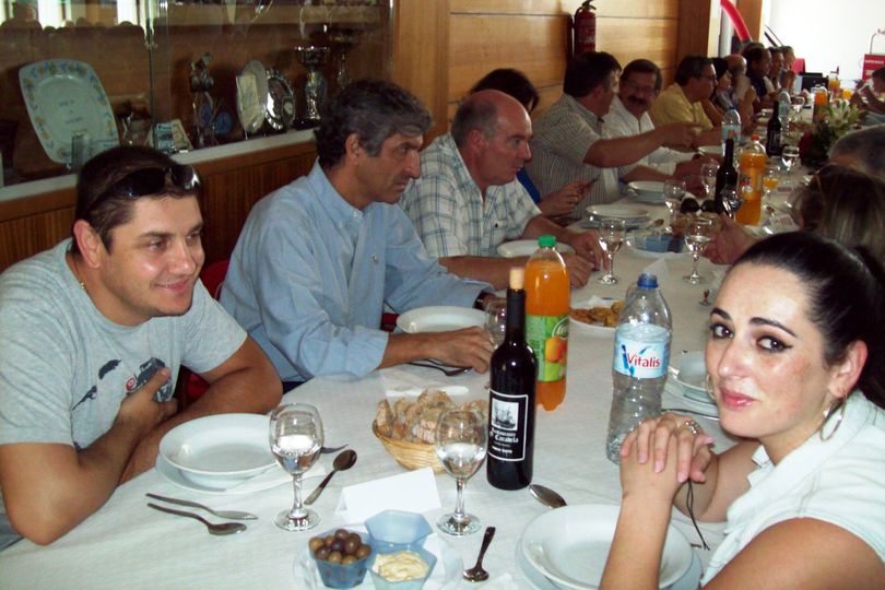 Com várias entidades presentes e uma casa repleta de gente