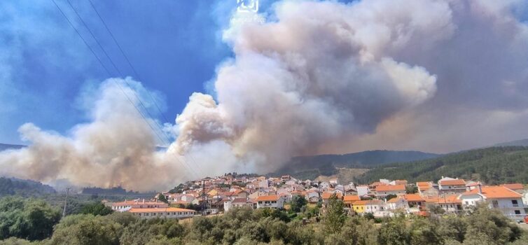 Em Verdelhos, 26 pessoas evacuadas devido ao incêndio