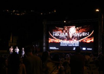 Exibição pública do episódio de estreia da série House of the Dragon em Monsanto